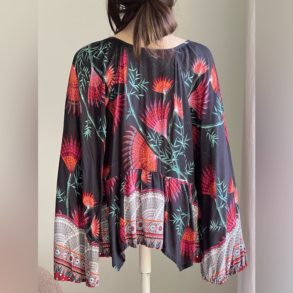 Farm Rio Black Long Flare Sleeves Top Flowy Tropical Floral Blouse Size Medium - Picture 6 of 13